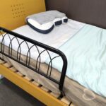 ベッドからの転落事故は想像以上に痛い!どれくらい痛いか実際に転落してみた。